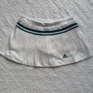 adidas White Pleated Tennis Skirt with Dark Green Stripe